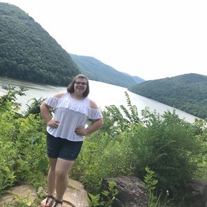 Meet your Posher, Ashley